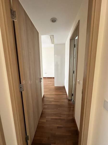 Caspian, 56 Lakeside Drive, Boon Lay / Jurong / Tuas, 2 Bedrooms, 1,001 sqft, Condominium For Rent, by Kelly Sutina Tan, 500297164 - Corridor - PropertyGuru.com.sg