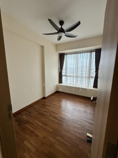 Caspian, 56 Lakeside Drive, Boon Lay / Jurong / Tuas, 2 Bedrooms, 1,001 sqft, Condominium For Rent, by Kelly Sutina Tan, 500297164 - Bedroom - PropertyGuru.com.sg