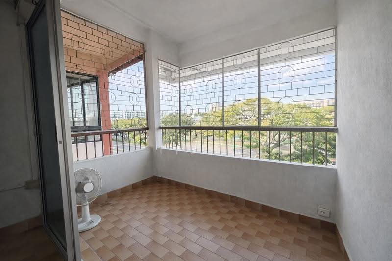 Top Floor, Pitched Roof, Below Valuation, 317 upper paya lebar road, Eunos / Geylang / Paya Lebar, 3 Bedrooms, 1,287 sqft, Walk-up Apartment For Sale, by Tien Tien Chen, 500297174 - Balcony - PropertyGuru.com.sg