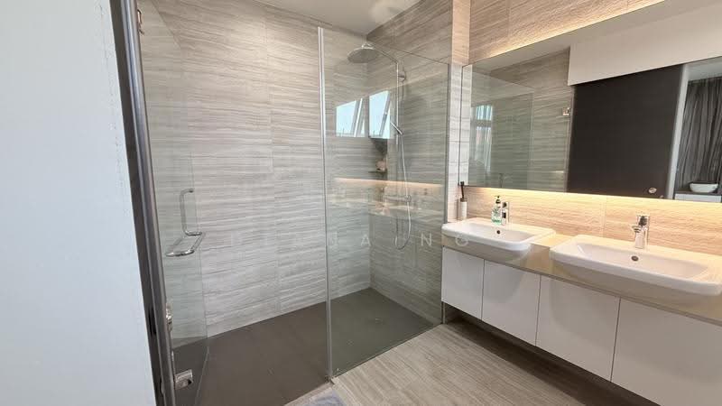 Junior Master Bathroom