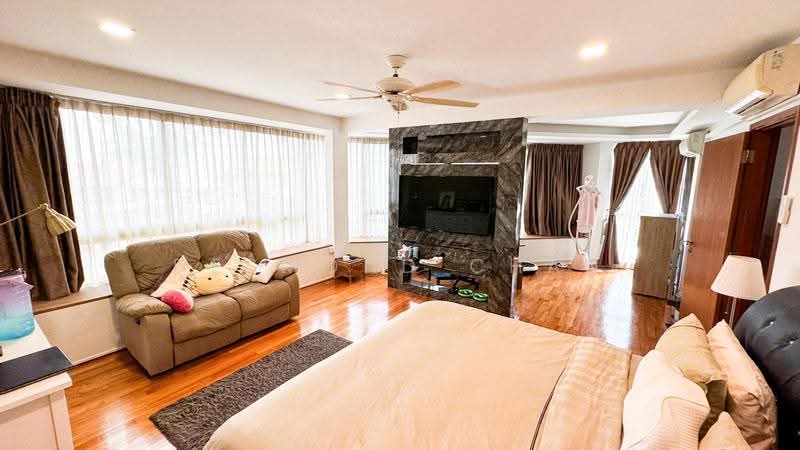 Renovated D19 Semi D, Jalan Limbok, Rosyth Road, Phillips Ave, Hougang / Punggol / Sengkang, 6 Bedrooms, 4,600 sqft, Semi-Detached House For Sale, by Desmond Chan, 500297177 - Bedroom - PropertyGuru.com.sg