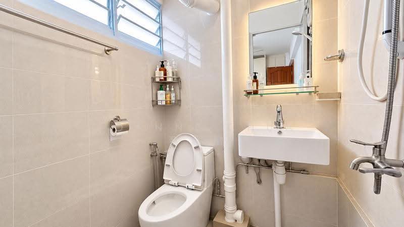 151 Yishun Street 11, 151 Yishun Street 11, Sembawang / Yishun, 2 Bedrooms, 721 sqft, HDB Flat For Sale, by Joanne Chua  蔡蕙励, 500297200 - Bathroom - PropertyGuru.com.sg