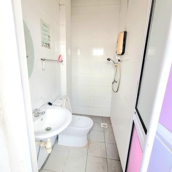 107 joo chiat road, Joo chiat road, Eunos / Geylang / Paya Lebar, 3 Bedrooms, 1,484 sqft, Walk-up Apartment For Sale, by Alan Chua, 500297212 - Bathroom - PropertyGuru.com.sg