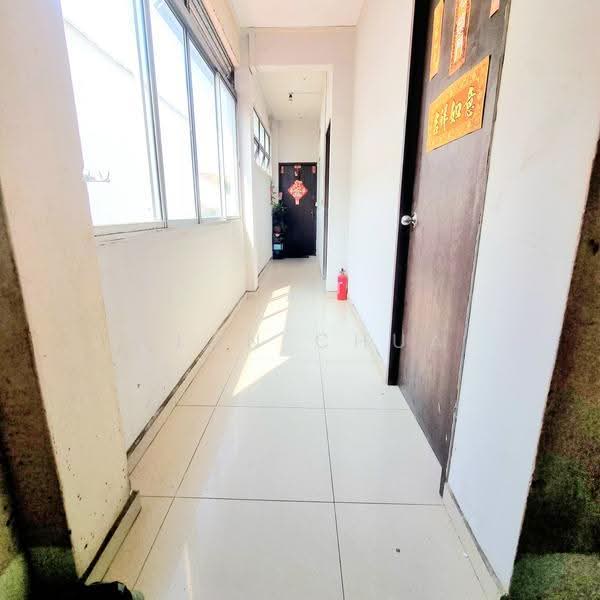 107 joo chiat road, Joo chiat road, Eunos / Geylang / Paya Lebar, 3 Bedrooms, 1,484 sqft, Walk-up Apartment For Sale, by Alan Chua, 500297212 - Corridor - PropertyGuru.com.sg