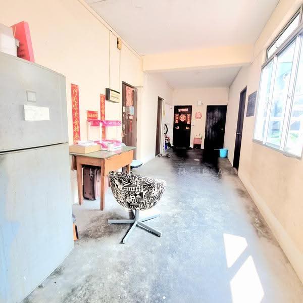 107 joo chiat road, Joo chiat road, Eunos / Geylang / Paya Lebar, 3 Bedrooms, 1,484 sqft, Walk-up Apartment For Sale, by Alan Chua, 500297212 - Living Room - PropertyGuru.com.sg