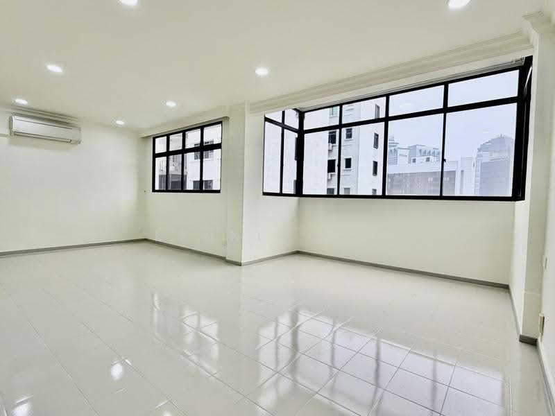 Kim Sia Court, 1 Jalan Jintan, Orchard / River Valley, 2 Bedrooms, 1,066 sqft, Apartment For Sale, by Kennie Yau, 500297245 - Interior - PropertyGuru.com.sg