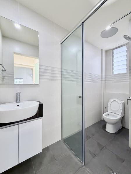 Kim Sia Court, 1 Jalan Jintan, Orchard / River Valley, 2 Bedrooms, 1,066 sqft, Apartment For Sale, by Kennie Yau, 500297245 - Bathroom - PropertyGuru.com.sg