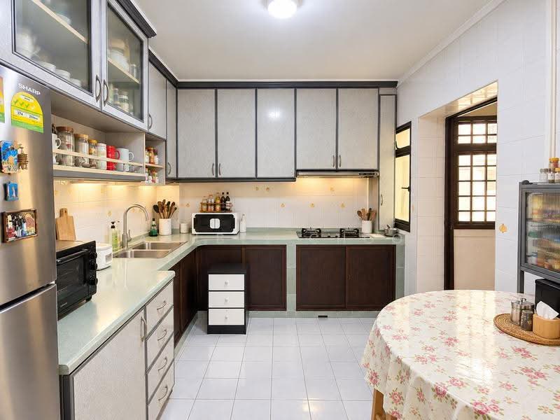 37 Lorong 5 Toa Payoh, 37 Lorong 5 Toa Payoh, Balestier / Toa Payoh, 3 Bedrooms, 1,098 sqft, HDB Flat For Sale, by Ashbel Choo, 500297247 - Kitchen - PropertyGuru.com.sg