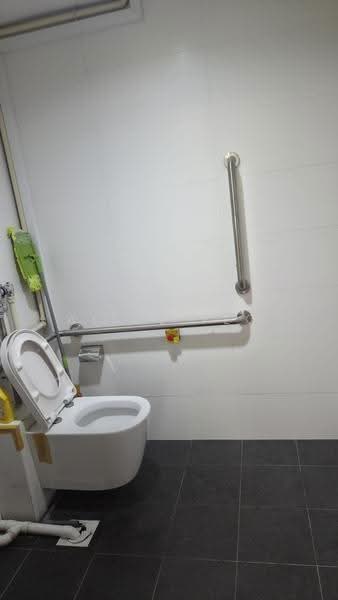Parc Somme, Somme Road, Farrer Park / Serangoon Rd, 474 sqft, Food & Beverage For Rent, by Alice Teo, 500297256 - Bathroom - CommercialGuru.com.sg