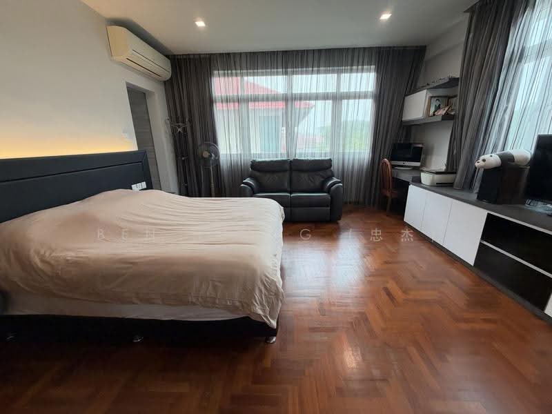 SEEN Rare 3 Storey Semi-D @ Seletar Estate Near Greenwich, Neram / Mimosa / Saraca, Seletar / Yio Chu Kang, 5 Bedrooms, 3,200 sqft, Semi-Detached House For Sale, by Ben Huang (忠杰), 500297260 - Bedroom - PropertyGuru.com.sg