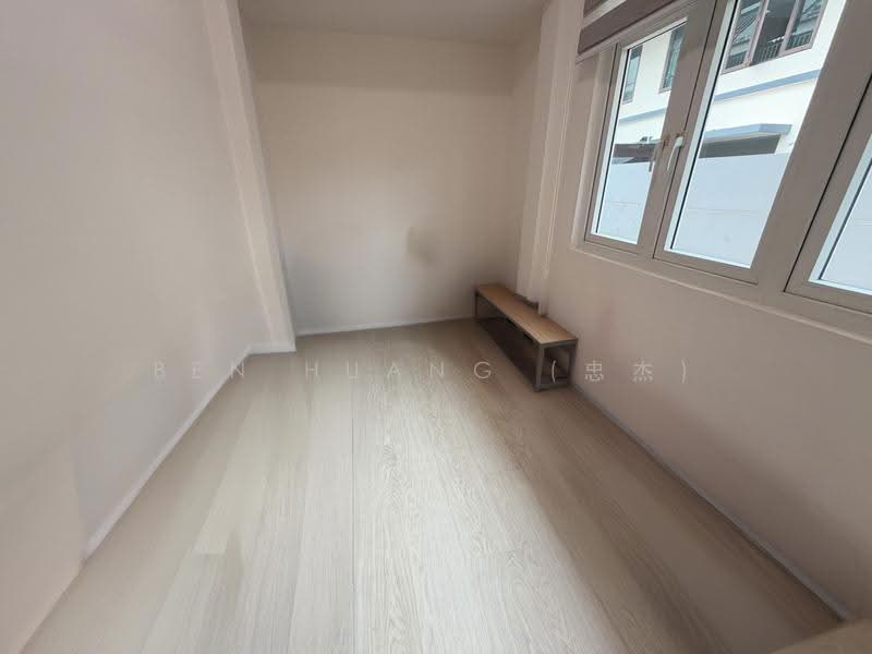 SEEN Rare 3 Storey Semi-D @ Seletar Estate Near Greenwich, Neram / Mimosa / Saraca, Seletar / Yio Chu Kang, 5 Bedrooms, 3,200 sqft, Semi-Detached House For Sale, by Ben Huang (忠杰), 500297260 - PropertyGuru.com.sg
