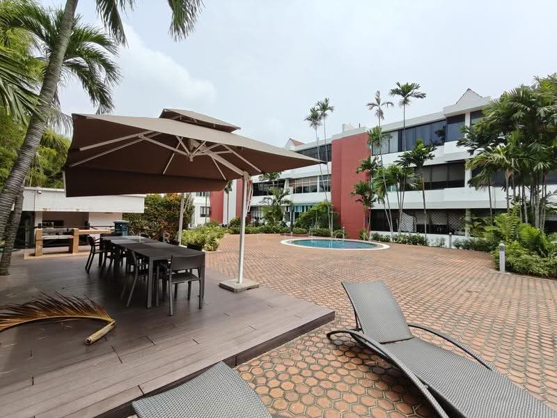 Kids Pool and BBQ Pit