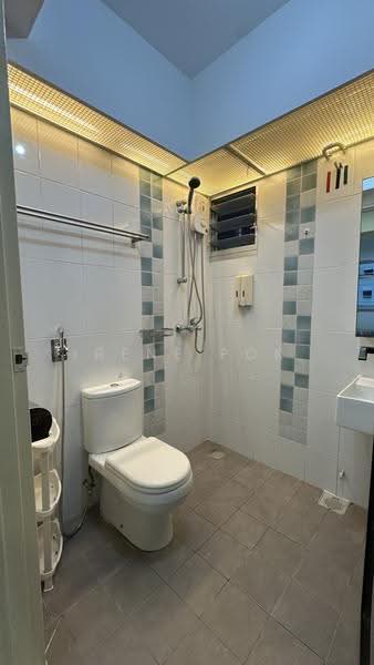 440B Fernvale Link, 440B Fernvale Link, Seletar / Yio Chu Kang, 3 Bedrooms, 990 sqft, HDB Flat For Sale, by Irene Pok, 500297266 - Bathroom - PropertyGuru.com.sg