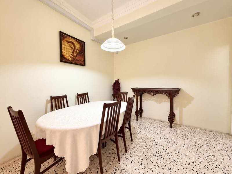 C.H.E.A.P 2 Storey Inter Terrace for Sale D19, Kovan Landed Estate, Serangoon Gardens Estate, Hougang / Punggol / Sengkang, 4 Bedrooms, 2,000 sqft, Terraced House For Sale, by Aaron Yeo, 500297268 - PropertyGuru.com.sg