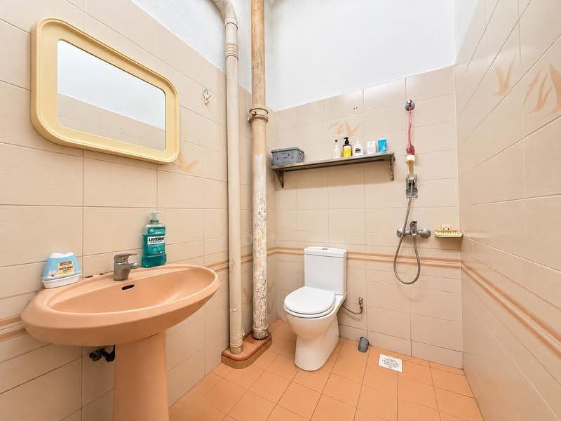 C.H.E.A.P 2 Storey Inter Terrace for Sale D19, Kovan Landed Estate, Serangoon Gardens Estate, Hougang / Punggol / Sengkang, 4 Bedrooms, 2,000 sqft, Terraced House For Sale, by Aaron Yeo, 500297268 - PropertyGuru.com.sg