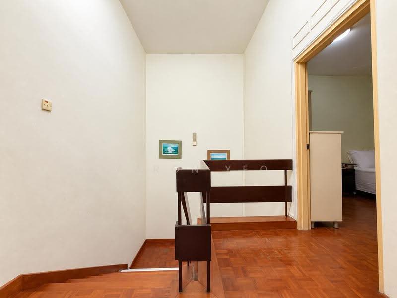 C.H.E.A.P 2 Storey Inter Terrace for Sale D19, Kovan Landed Estate, Serangoon Gardens Estate, Hougang / Punggol / Sengkang, 4 Bedrooms, 2,000 sqft, Terraced House For Sale, by Aaron Yeo, 500297268 - PropertyGuru.com.sg