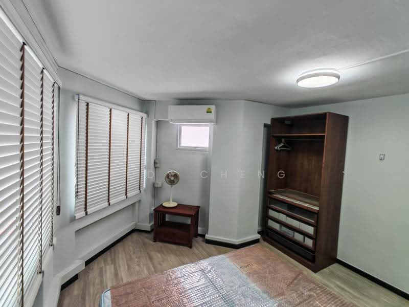 220 Hougang Street 21, 220 Hougang Street 21, Hougang / Punggol / Sengkang, 2 Bedrooms, 812 sqft, HDB Flat For Rent, by Eddy Cheng, 500297282 - Bedroom - PropertyGuru.com.sg