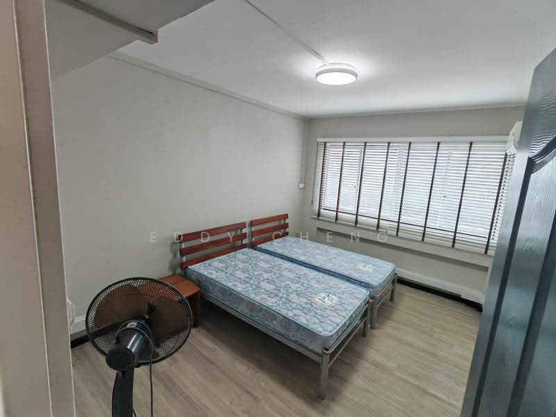 220 Hougang Street 21, 220 Hougang Street 21, Hougang / Punggol / Sengkang, 2 Bedrooms, 812 sqft, HDB Flat For Rent, by Eddy Cheng, 500297282 - Bedroom - PropertyGuru.com.sg