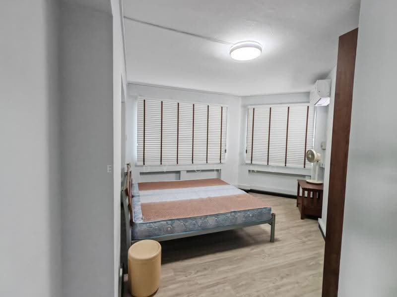 220 Hougang Street 21, 220 Hougang Street 21, Hougang / Punggol / Sengkang, 2 Bedrooms, 812 sqft, HDB Flat For Rent, by Eddy Cheng, 500297282 - Bedroom - PropertyGuru.com.sg