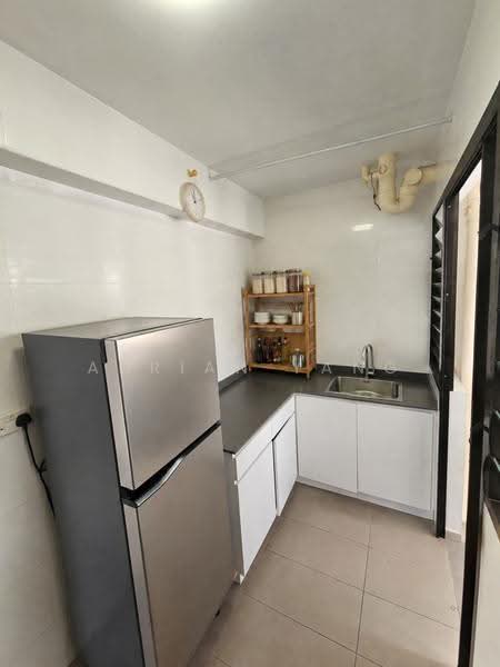 547B Bedok North Avenue 1, 547B Bedok North Avenue 1, Bedok / Upper East Coast, 2 Bedrooms, 732 sqft, HDB Flat For Sale, by Adrian Yang, 500297290 - Kitchen - PropertyGuru.com.sg
