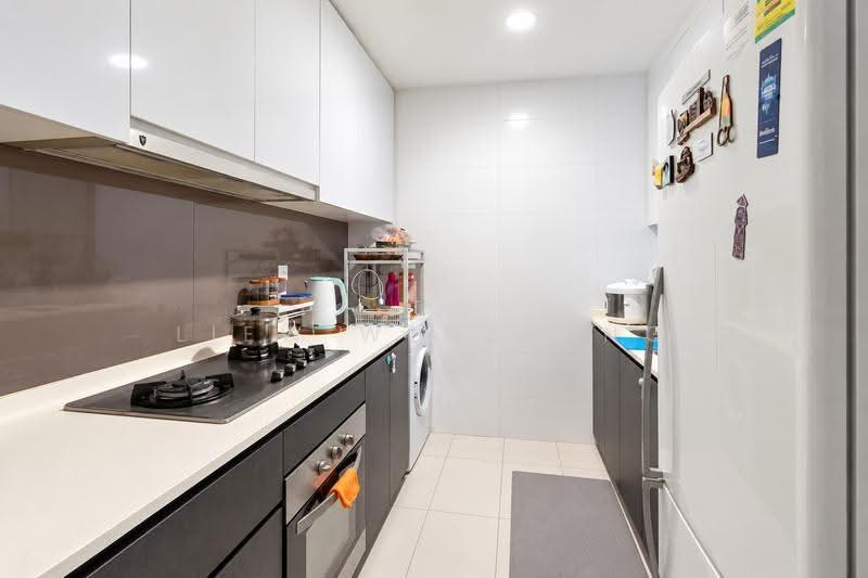 Esparina Residences, 111 Compassvale Bow, Hougang / Punggol / Sengkang, 2 Bedrooms, 829 sqft, Condominium For Rent, by Liew Wenzheng, 500297342 - Kitchen - PropertyGuru.com.sg