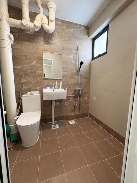 215 Lorong 8 Toa Payoh, 215 Lorong 8 Toa Payoh, Balestier / Toa Payoh, 3 Bedrooms, 1,259 sqft, HDB Flat For Sale, by Low Kian Hoo, 500297352 - Bathroom - PropertyGuru.com.sg