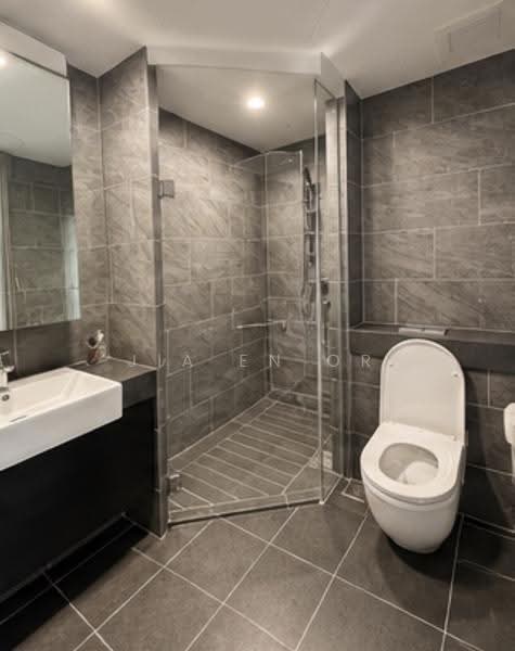 Affinity At Serangoon, Hougang / Punggol / Sengkang, 2 Bedrooms, 732 sqft, Condominium For Rent, by Jia En Or, 500297384 - Bathroom - PropertyGuru.com.sg