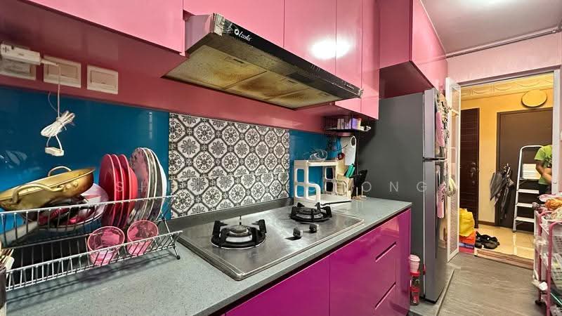 272B Jurong West Street 24, 272B Jurong West Street 24, Boon Lay / Jurong / Tuas, 3 Bedrooms, 1,206 sqft, HDB Flat For Rent, by Shirley Chong, 500297392 - Kitchen - PropertyGuru.com.sg