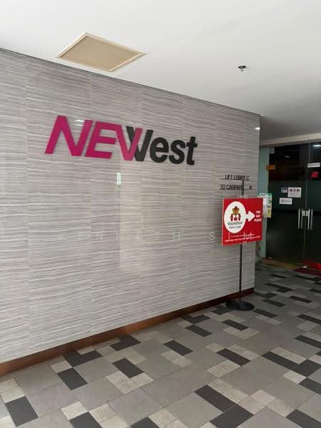 Lift lobby to Residence from Mall