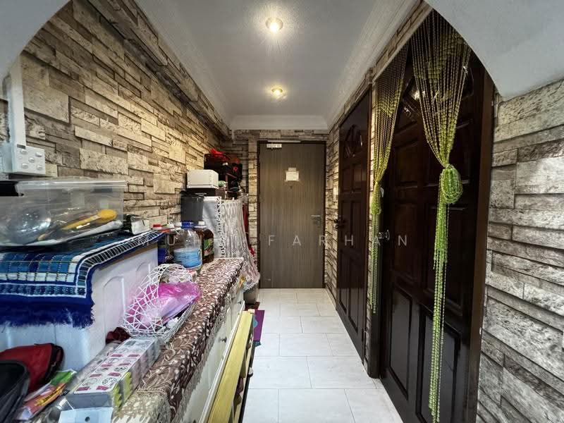 421 Pasir Ris Drive 6, 421 Pasir Ris Drive 6, Pasir Ris / Tampines, 3 Bedrooms, 1,130 sqft, HDB Flat For Sale, by Muhd Farhan, 500297434 - Entrance - PropertyGuru.com.sg