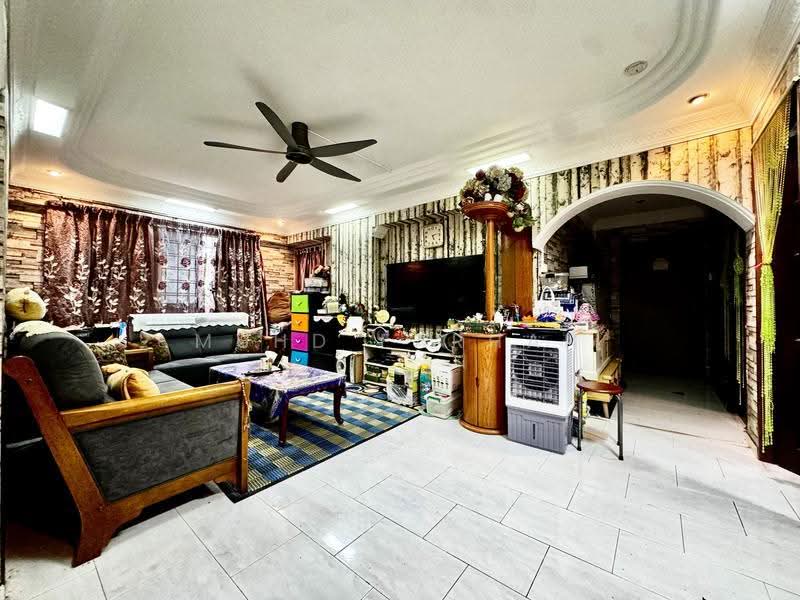 421 Pasir Ris Drive 6, 421 Pasir Ris Drive 6, Pasir Ris / Tampines, 3 Bedrooms, 1,130 sqft, HDB Flat For Sale, by Muhd Farhan, 500297434 - Living Room - PropertyGuru.com.sg