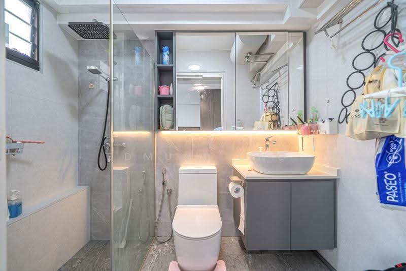 986B Jurong West Street 93, 986B Jurong West Street 93, Boon Lay / Jurong / Tuas, 3 Bedrooms, 1,184 sqft, HDB Flat For Sale, by Edmund Ong, 500297441 - Bathroom - PropertyGuru.com.sg