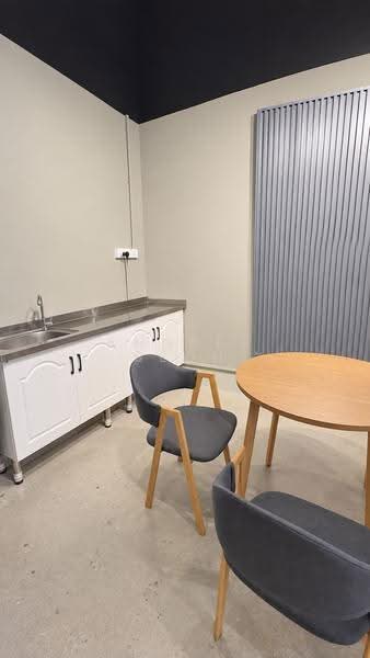 Ubi B1 direct ramp up unit, Eunos / Geylang / Paya Lebar, 1,480 sqft, Light Industrial (B1) For Rent, by Andrea Seoh, 500297447 - Kitchen - CommercialGuru.com.sg