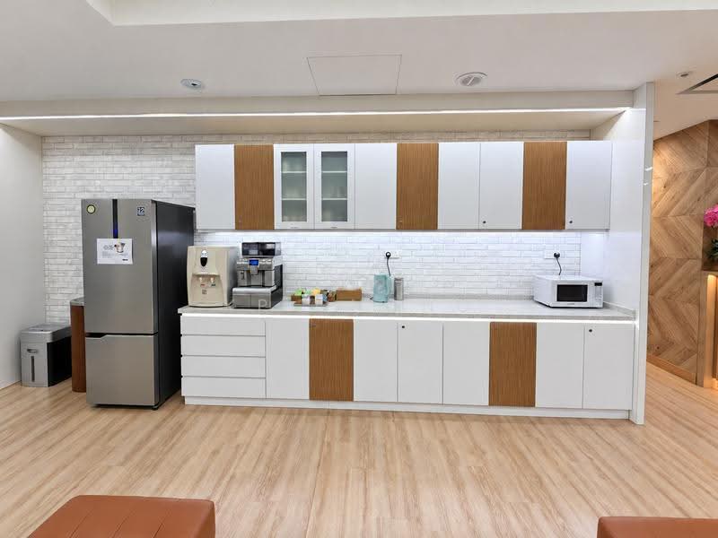 Shaw House, 350 Orchard Road, Orchard / River Valley, 136 sqft, Office For Rent, by KP Chong, 500297451 - Kitchen - CommercialGuru.com.sg