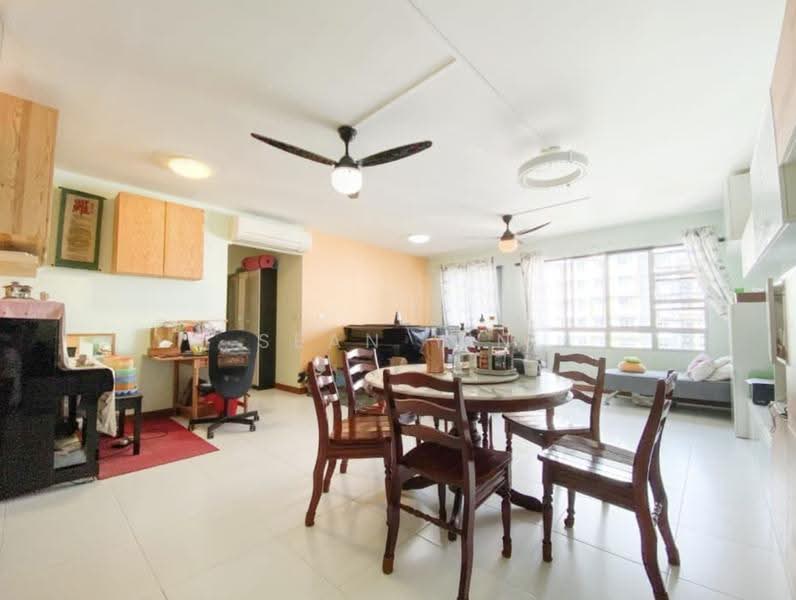 452B Sengkang West Way, 452B Sengkang West Way, Seletar / Yio Chu Kang, 3 Bedrooms, 1,195 sqft, HDB Flat For Sale, by Sean Yin, 500297472 - Living Room - PropertyGuru.com.sg