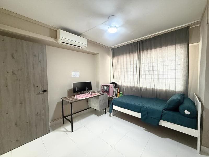 750 Jurong West Street 73, 750 Jurong West Street 73, Boon Lay / Jurong / Tuas, 4 Bedrooms, 1,152 sqft, HDB Flat For Rent, by Johnny Tan, 500297474 - Bedroom - PropertyGuru.com.sg