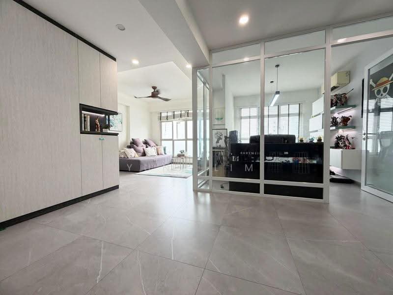 323C Sumang Walk, 323C Sumang Walk, Hougang / Punggol / Sengkang, 3 Bedrooms, 1,001 sqft, HDB Flat For Sale, by Yuna Lim, 500297511 - Living Room - PropertyGuru.com.sg