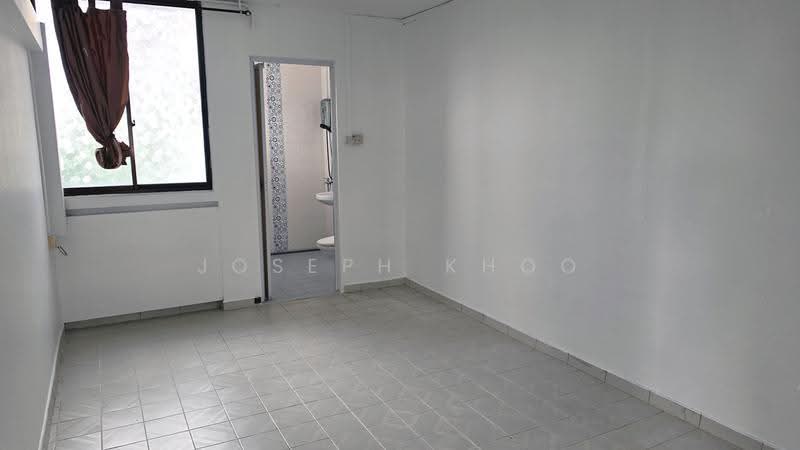 614 Hougang Avenue 8, 614 Hougang Avenue 8, Hougang / Punggol / Sengkang, Room Rental, 200 sqft, HDB Flat For Rent, by Joseph Khoo, 500297573 - Master Bedroom - PropertyGuru.com.sg