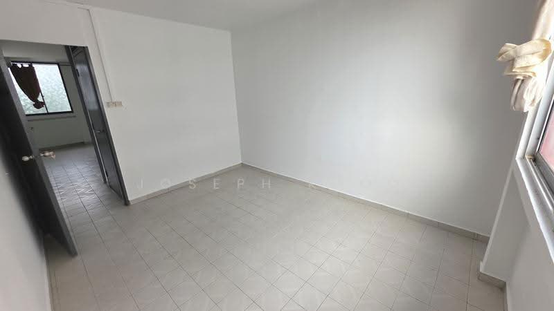 614 Hougang Avenue 8, 614 Hougang Avenue 8, Hougang / Punggol / Sengkang, Room Rental, 110 sqft, HDB Flat For Rent, by Joseph Khoo, 500297578 - Common Bedroom - PropertyGuru.com.sg