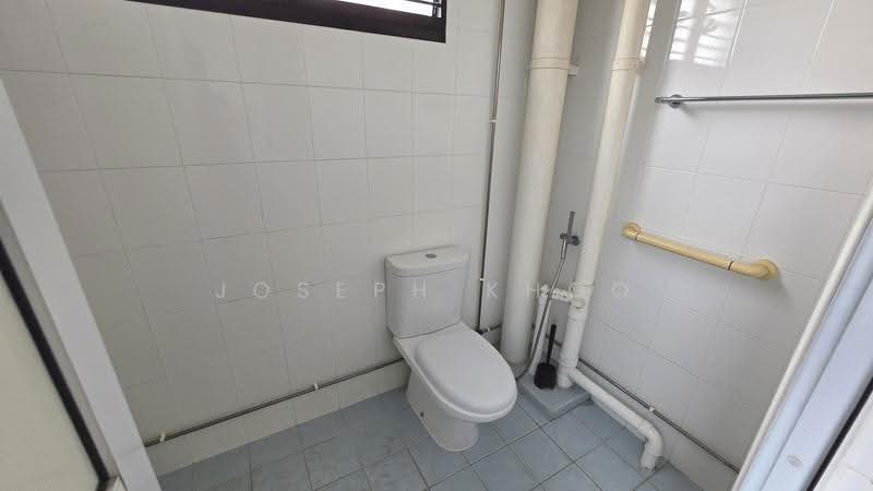 614 Hougang Avenue 8, 614 Hougang Avenue 8, Hougang / Punggol / Sengkang, Room Rental, 110 sqft, HDB Flat For Rent, by Joseph Khoo, 500297578 - Common Bathroom - PropertyGuru.com.sg