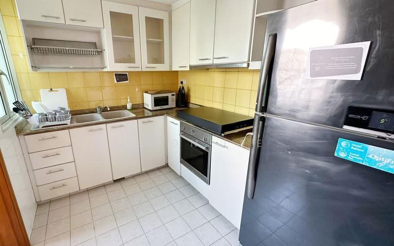 Queens, 12 Stirling Road, Alexandra / Commonwealth, Room Rental, 165 sqft, Condominium For Rent, by Jeron Lee, 500297623 - Kitchen - PropertyGuru.com.sg