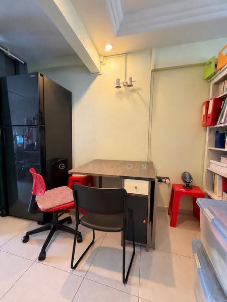 327 Hougang Avenue 5, 327 Hougang Avenue 5, Hougang / Punggol / Sengkang, Room Rental, 120 sqft, HDB Flat For Rent, by Gary Ong, 500297637 - Study - PropertyGuru.com.sg