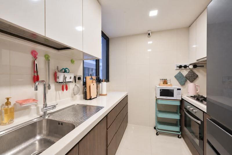 Twin Waterfalls, 118 Punggol Walk, Hougang / Punggol / Sengkang, 3 Bedrooms, 1,001 sqft, Condominium For Sale, by Joan Cheng, 500297653 - Kitchen - PropertyGuru.com.sg