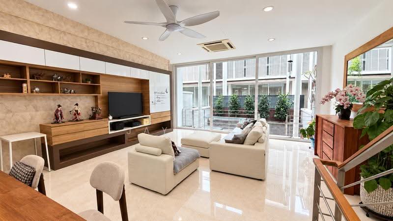 Freehold, Walk to MRT! Newer facade, Macpherson / Potong Pasir, 5 Bedrooms, 3,500 sqft, Terraced House For Sale, by JAY PECK, 500297681 - Living Room - PropertyGuru.com.sg