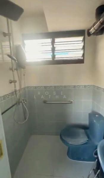44 Chai Chee Street, 44 Chai Chee Street, Bedok / Upper East Coast, 2 Bedrooms, 818 sqft, HDB Flat For Rent, by Rose Latha, 500297685 - Bathroom - PropertyGuru.com.sg