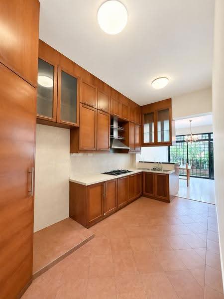 Serangoon Garden Estate, Burghley Drive, Hougang / Punggol / Sengkang, 3 Bedrooms, 2,800 sqft, Semi-Detached House For Sale, by Madeline Koo, 500297689 - Kitchen - PropertyGuru.com.sg