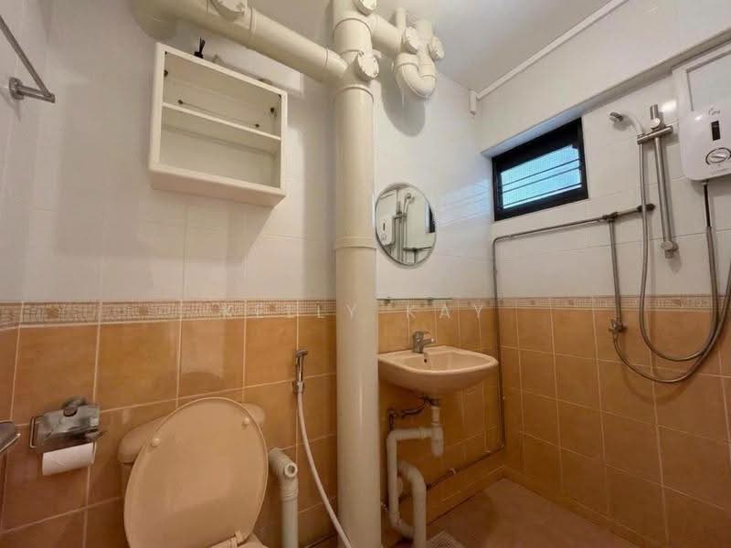 67 Telok Blangah Drive, 67 Telok Blangah Drive, Harbourfront / Telok Blangah, 3 Bedrooms, 1,270 sqft, HDB Flat For Sale, by Kelly Kay, 500297695 - Bathroom - PropertyGuru.com.sg