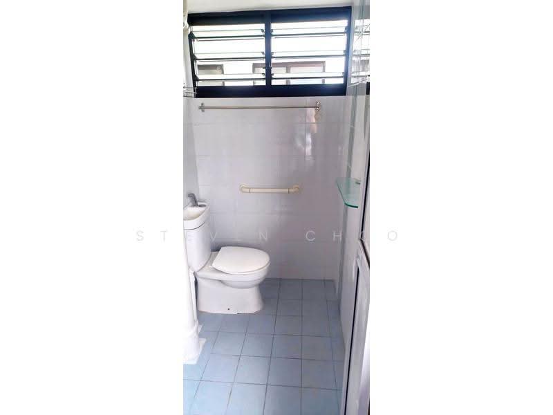 586 Ang Mo Kio Avenue 3, 586 Ang Mo Kio Avenue 3, Ang Mo Kio / Bishan / Thomson, Room Rental, 120 sqft, HDB Flat For Rent, by Steven Choo, 500297724 - Bathroom - PropertyGuru.com.sg