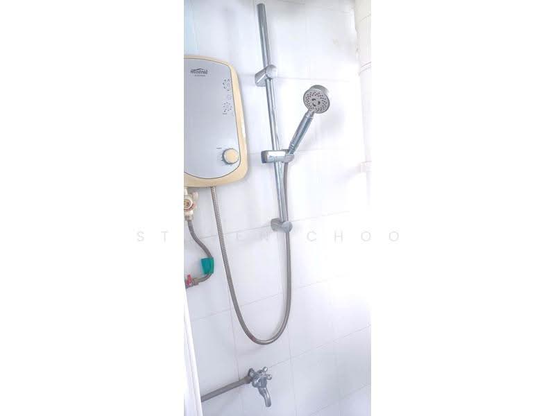 586 Ang Mo Kio Avenue 3, 586 Ang Mo Kio Avenue 3, Ang Mo Kio / Bishan / Thomson, Room Rental, 120 sqft, HDB Flat For Rent, by Steven Choo, 500297724 - Bathroom - PropertyGuru.com.sg