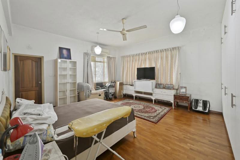 *WIDE FRONTAGE GCB @ MALCOLM ROAD area, Tanglin / Holland / Bukit Timah, 4 Bedrooms, 3,990 sqft, Good Class Bungalow For Sale, by Vernon Teo, 500297737 - PropertyGuru.com.sg